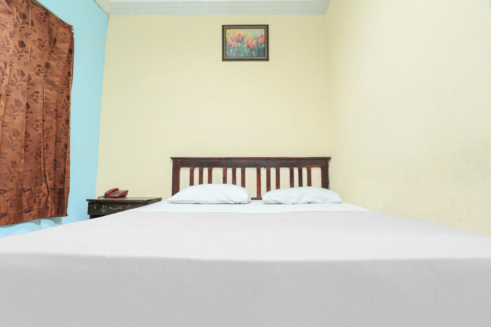 Oyo 93046 Hotel Fortuna Parepare Buitenkant foto