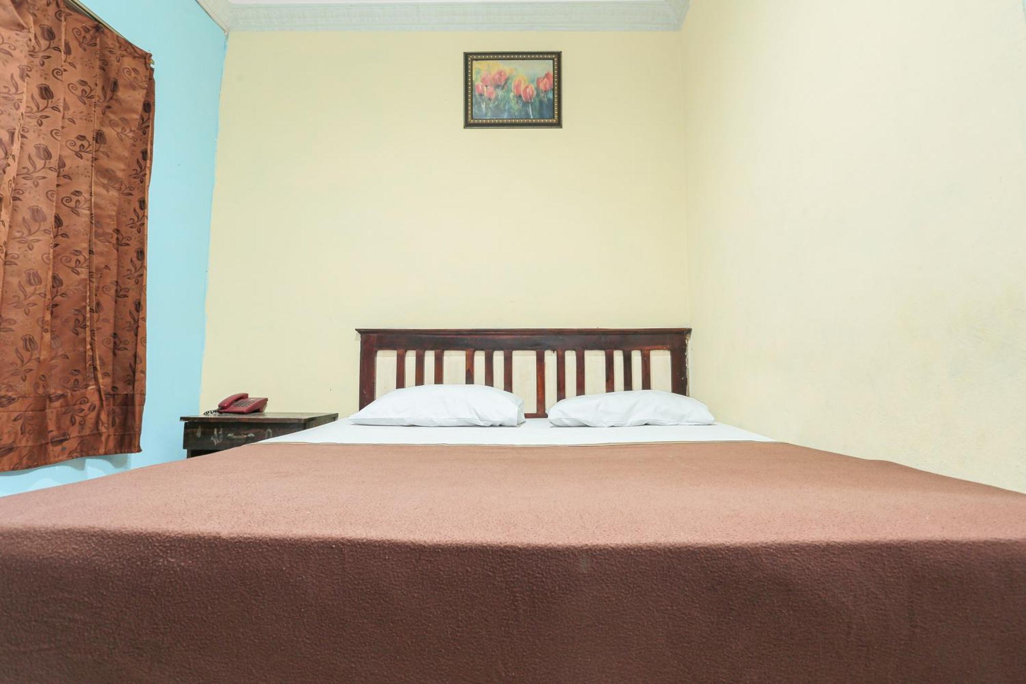 Oyo 93046 Hotel Fortuna Parepare Buitenkant foto