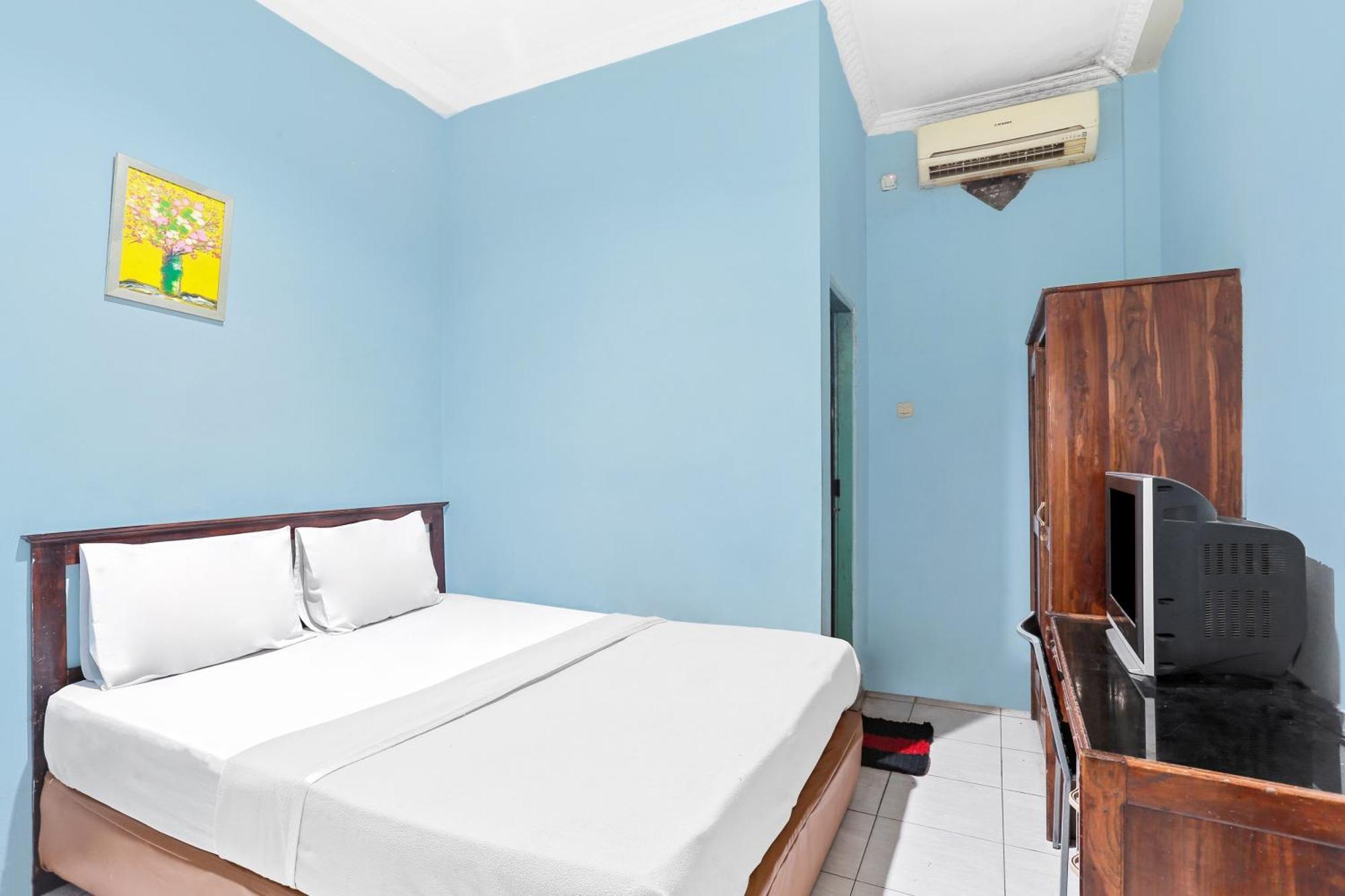 Oyo 93046 Hotel Fortuna Parepare Buitenkant foto