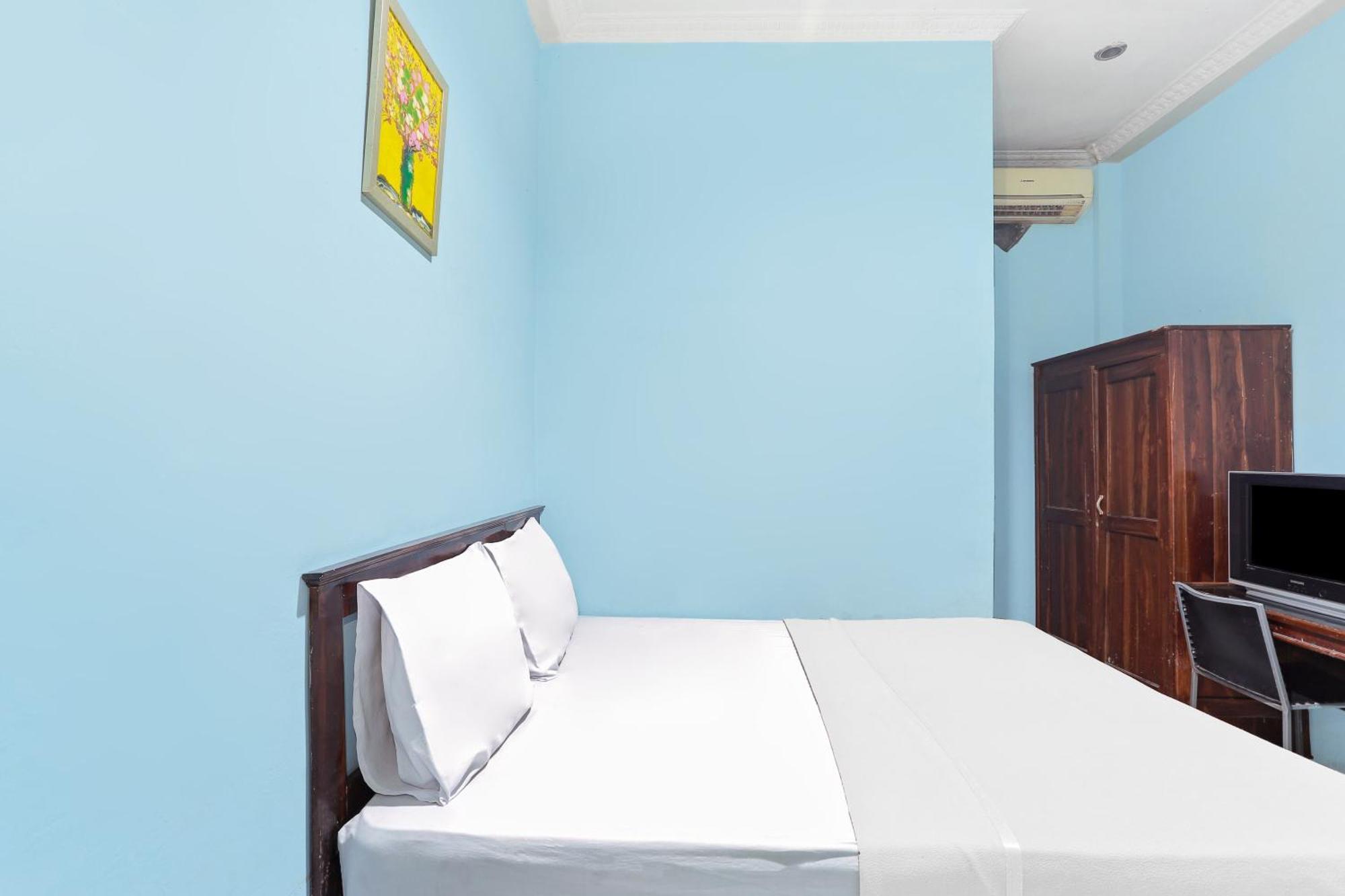Oyo 93046 Hotel Fortuna Parepare Buitenkant foto