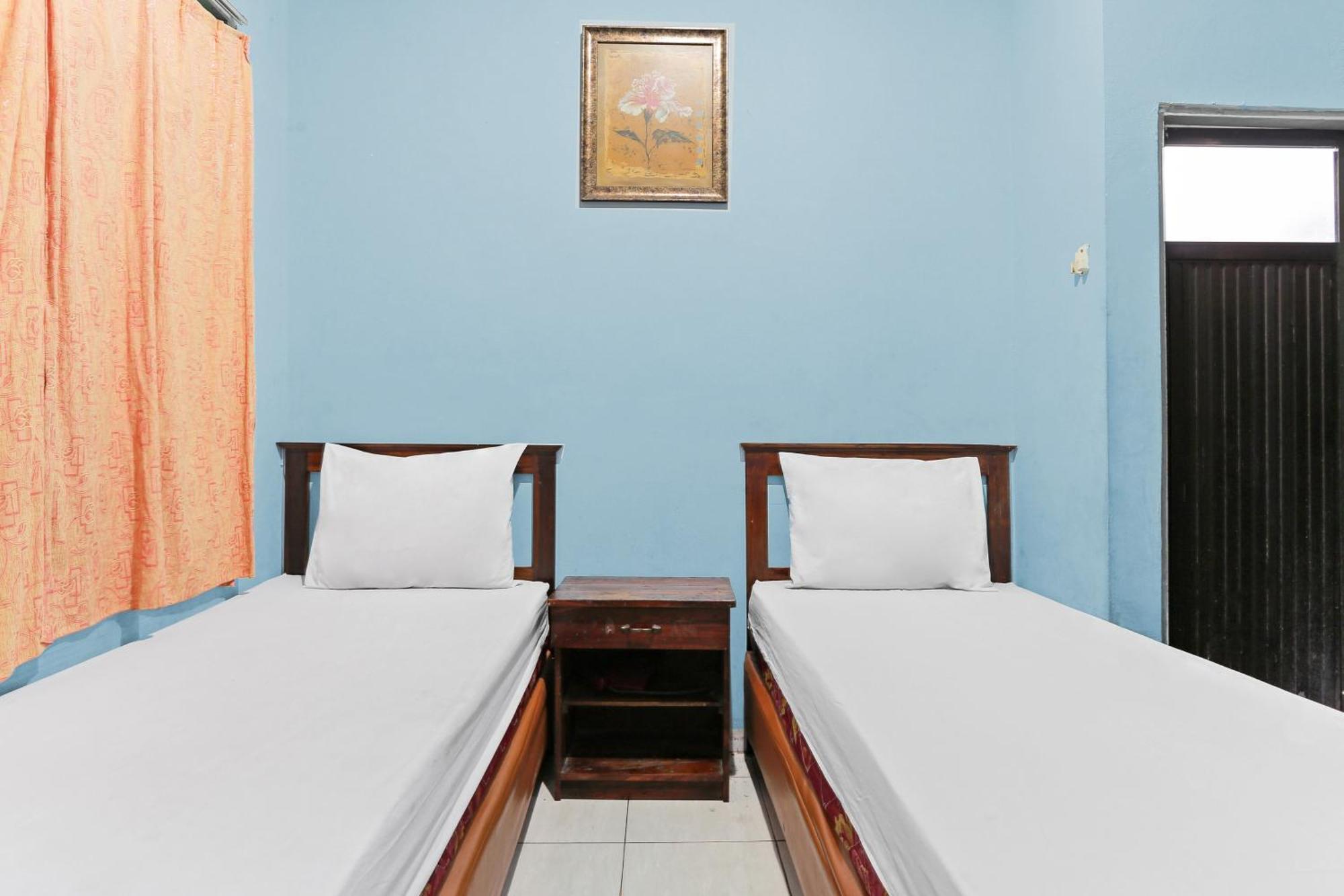 Oyo 93046 Hotel Fortuna Parepare Buitenkant foto